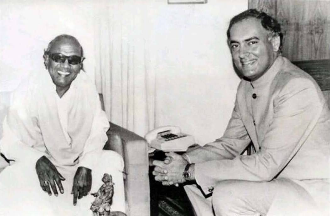 ராஜீவ் காந்தியுடன் கலைஞர்