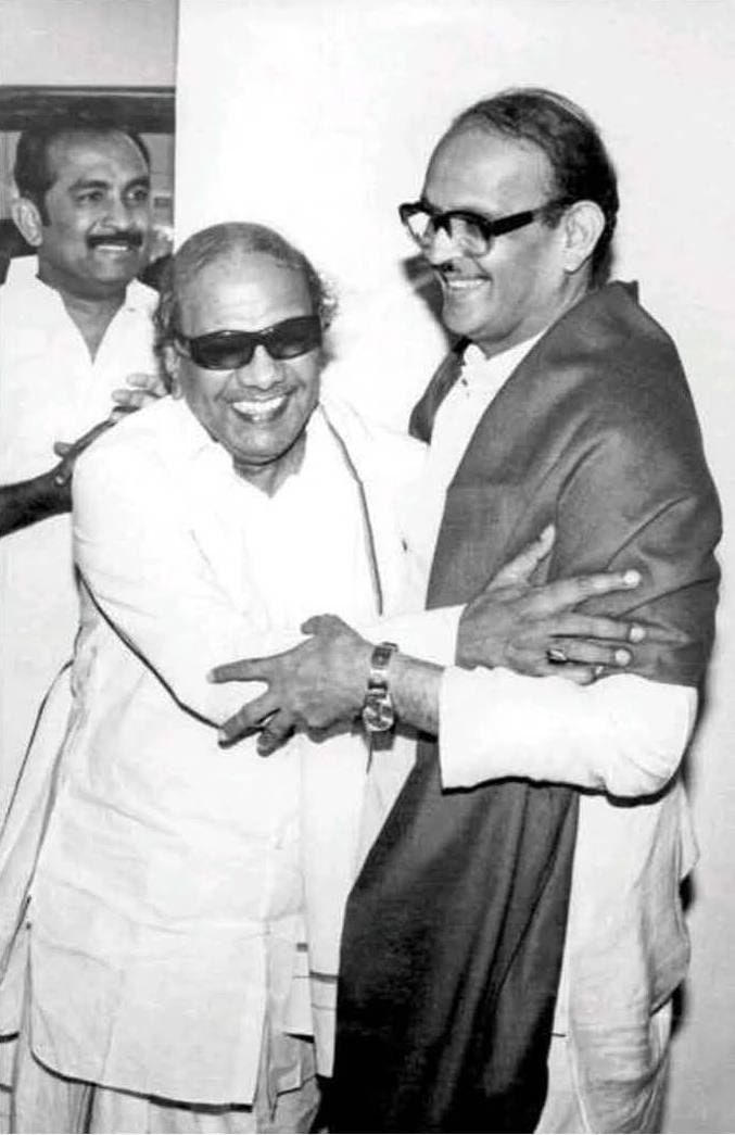 வி.பி.சிங் அவர்களுடன கலைஞர்